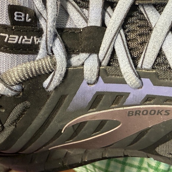 Brooks Shoes Womens Size 12 Black Gray Purple Ariel 18 Running Support Stability - Picture 8 of 8